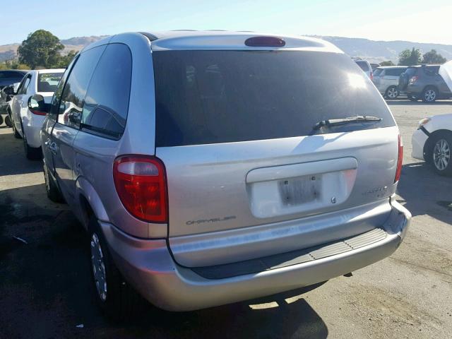 1C8GJ45342B565380 - 2002 CHRYSLER VOYAGER LX SILVER photo 3