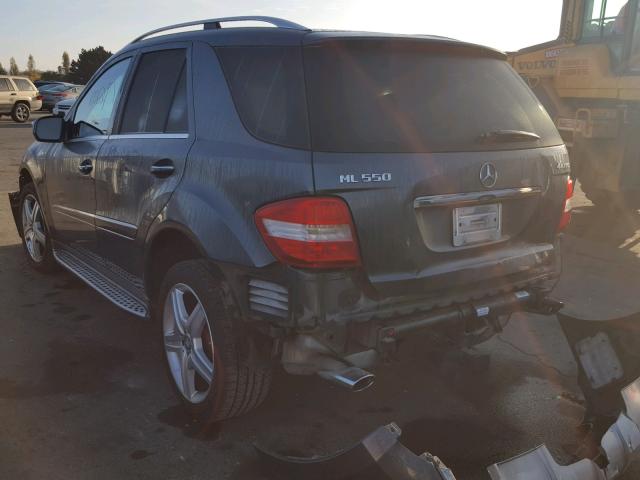 4JGBB7CB8AA602080 - 2010 MERCEDES-BENZ ML 550 4MA GRAY photo 3