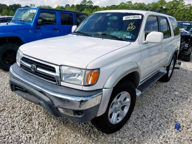 JT3GN86R0Y0146984 - 2000 TOYOTA 4RUNNER SR WHITE photo 2