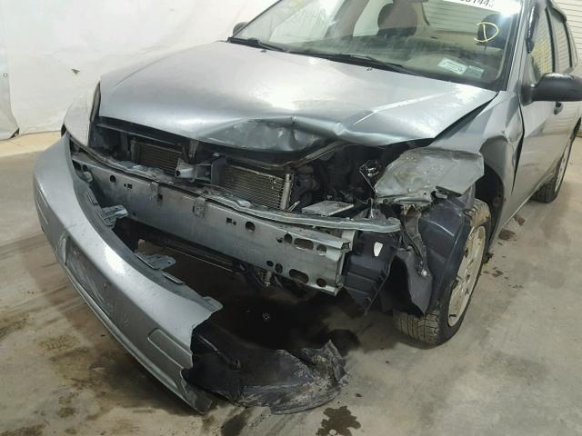 1FAFP34N96W102003 - 2006 FORD FOCUS ZX4 GRAY photo 9