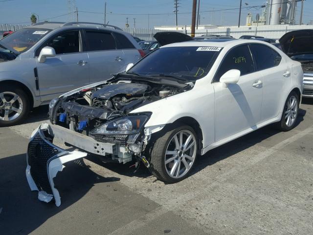 JTHBE262672010608 - 2007 LEXUS IS 350 WHITE photo 2