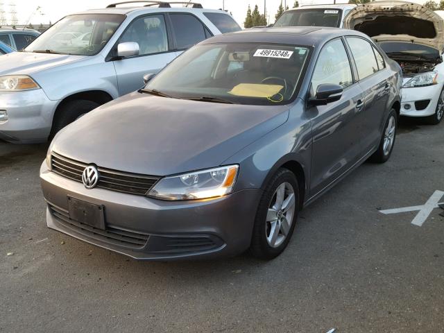 3VW3L7AJ0BM068476 - 2011 VOLKSWAGEN JETTA TDI GRAY photo 2