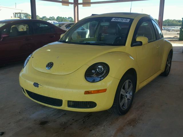 3VWRR31C56M406110 - 2006 VOLKSWAGEN NEW BEETLE YELLOW photo 2