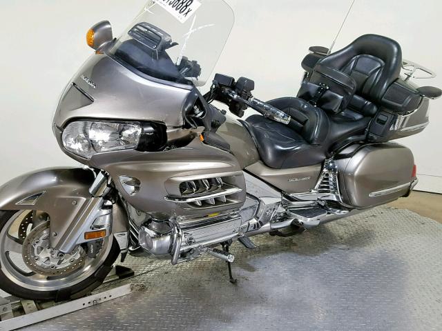 1HFSC47H48A713563 - 2008 HONDA GL1800 TAN photo 4