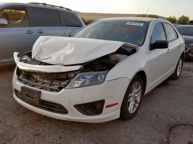 3FAHP0GA3AR250532 - 2010 FORD FUSION S WHITE photo 2