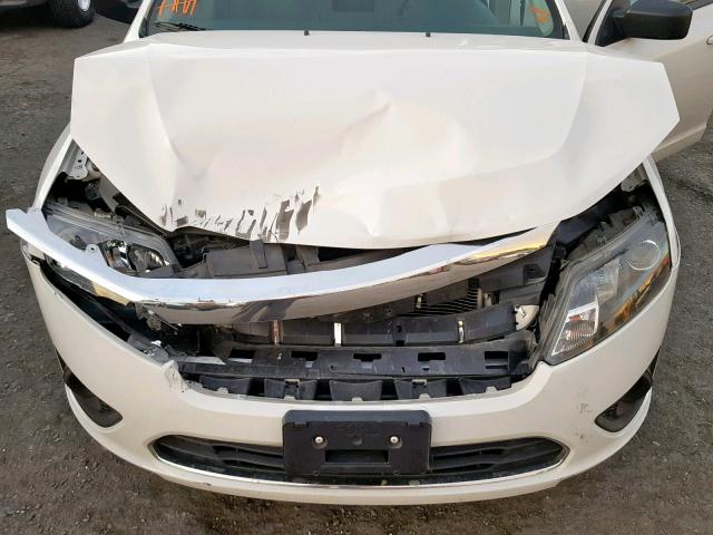 3FAHP0GA3AR250532 - 2010 FORD FUSION S WHITE photo 7