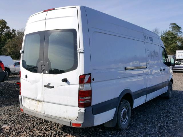 WD3PE8CC0A5448645 - 2010 MERCEDES-BENZ SPRINTER 2 WHITE photo 4