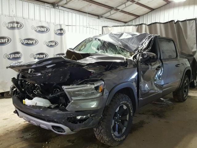 1C6SRFLT6KN530087 - 2019 RAM 1500 REBEL ნაცრისფერი ფოტო 2