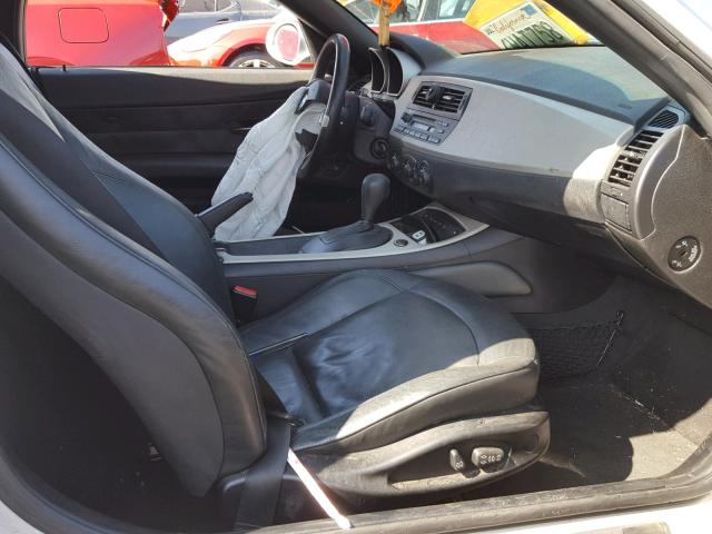 4USBT33595LS58140 - 2005 BMW Z4 2.5 SILVER photo 5