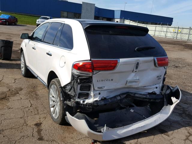 2LMDJ8JK5FBL23710 - 2015 LINCOLN MKX WHITE photo 3