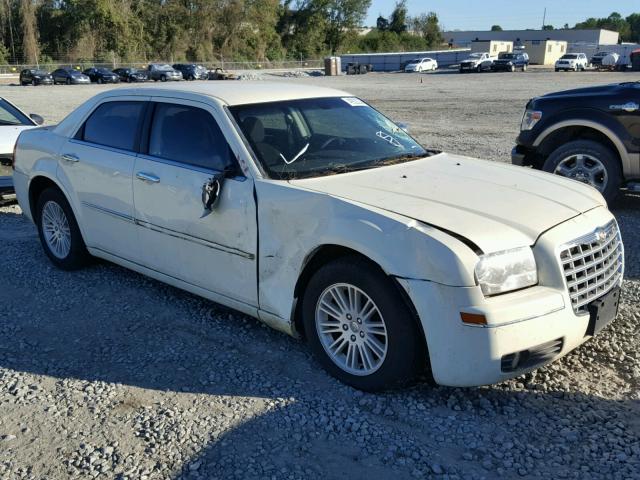 2C3CA4CD2AH281154 - 2010 CHRYSLER 300 TOURIN WHITE photo 1