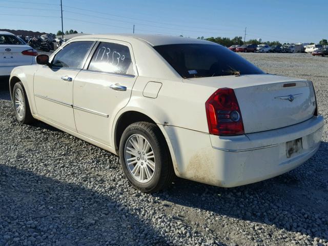 2C3CA4CD2AH281154 - 2010 CHRYSLER 300 TOURIN WHITE photo 3