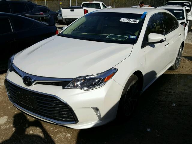 4T1BK1EB9JU286097 - 2018 TOYOTA AVALON XLE WHITE photo 2