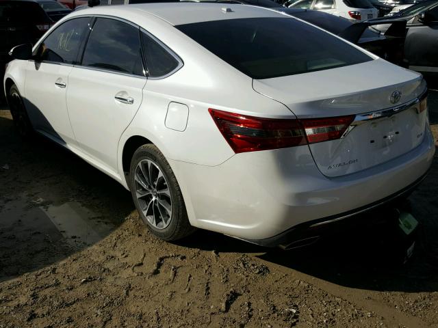 4T1BK1EB9JU286097 - 2018 TOYOTA AVALON XLE WHITE photo 3