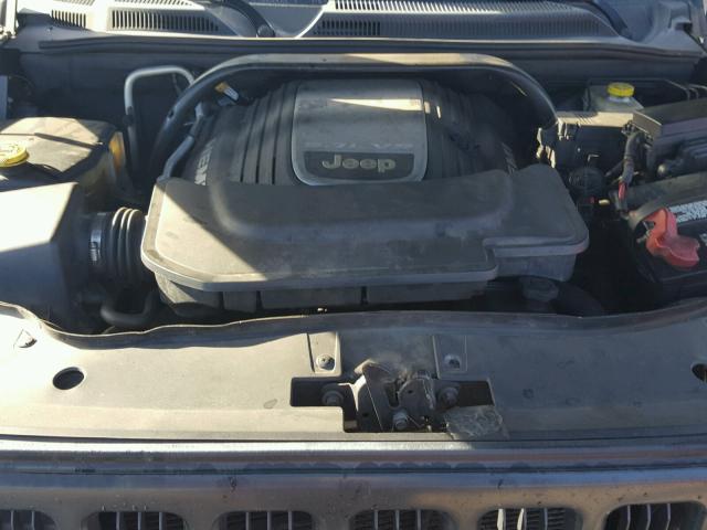 1J8HG58276C212041 - 2006 JEEP COMMANDER BLACK photo 7