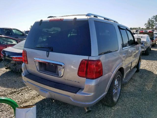 5LMFU27R24LJ10463 - 2004 LINCOLN NAVIGATOR SILVER photo 4