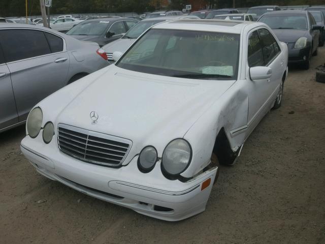 WDBJF65J21B183994 - 2001 MERCEDES-BENZ E 320 WHITE photo 2