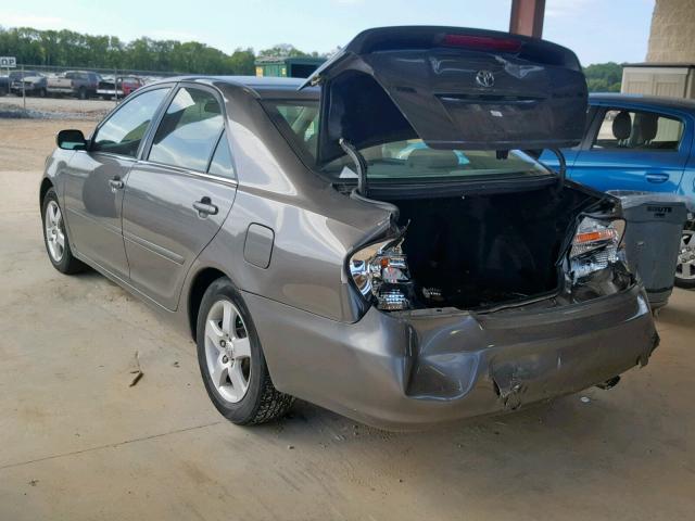 4T1BE32K12U569294 - 2002 TOYOTA CAMRY LE GRAY photo 3