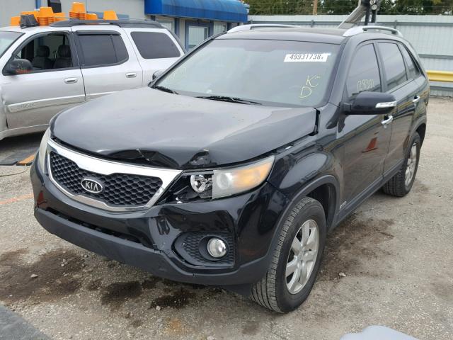 5XYKTDA10BG135099 - 2011 KIA SORENTO BA BLACK photo 2