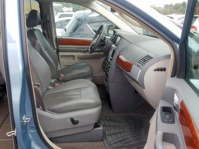 2A8HR54139R567968 - 2009 CHRYSLER TOWN & COU BLUE photo 5