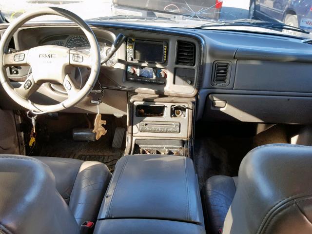 1GKEK63UX4J265076 - 2004 GMC YUKON DENA SILVER photo 9