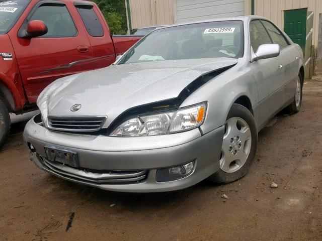 JT8BF28G1Y5090762 - 2000 LEXUS ES 300 SILVER photo 2