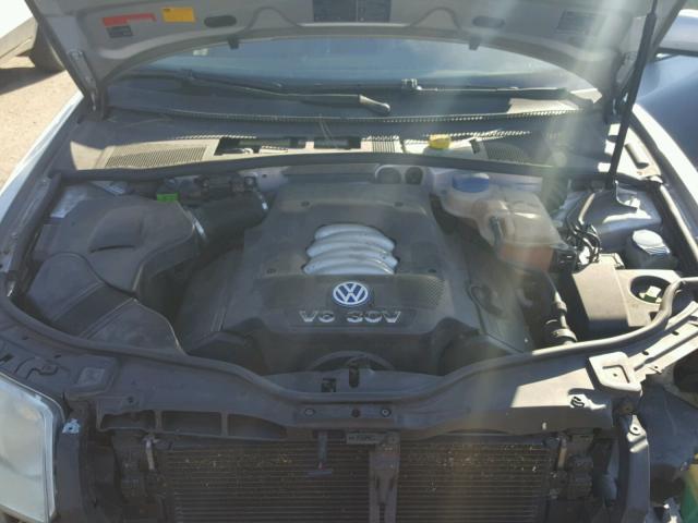 WVWRH63B33P265040 - 2003 VOLKSWAGEN PASSAT GLX 银色 照片 7