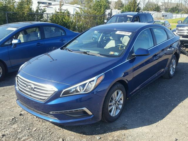 5NPE24AF2FH239362 - 2015 HYUNDAI SONATA SE BLUE photo 2