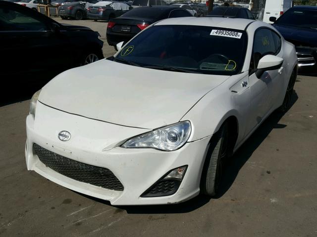 JF1ZNAA1XD2707144 - 2013 TOYOTA FR-S WHITE photo 2