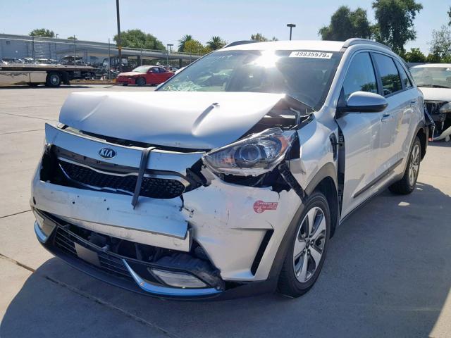 KNDCM3LD7J5162469 - 2018 KIA NIRO LX SILVER photo 2