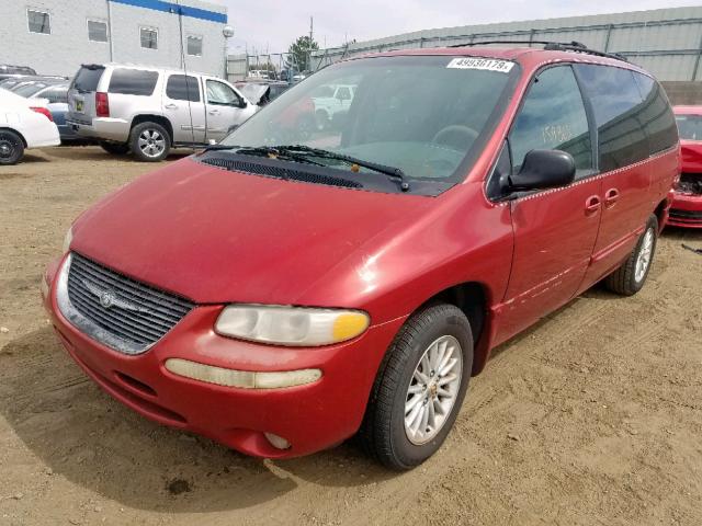 1C4GP44GXYB809322 - 2000 CHRYSLER TOWN & COU RED photo 2