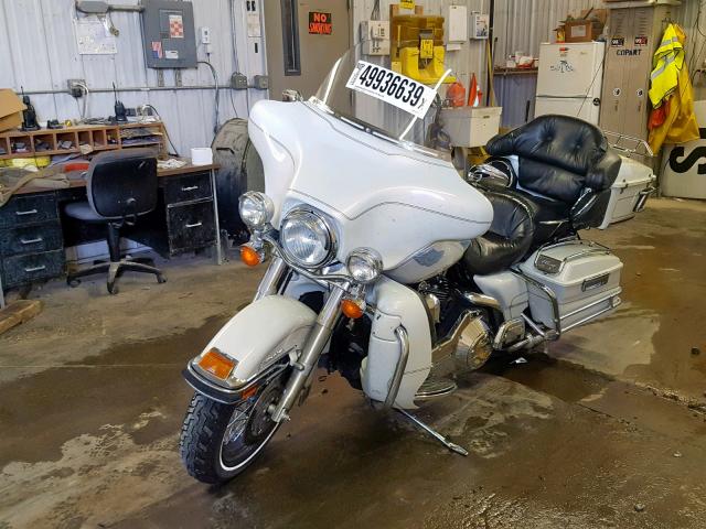1HD1FCW103Y621764 - 2003 HARLEY-DAVIDSON FLHTCUI WHITE photo 2