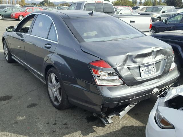 WDDNG71X98A191595 - 2008 MERCEDES-BENZ S 550 GRAY photo 3