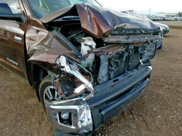 5TFRW5F12HX212372 - 2017 TOYOTA TUNDRA DOU BROWN photo 9