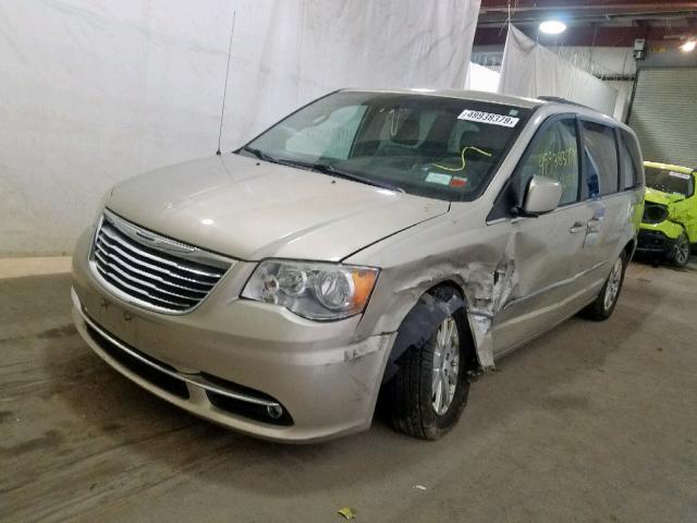 2C4RC1BG8DR774930 - 2013 CHRYSLER TOWN & COU GOLD photo 2