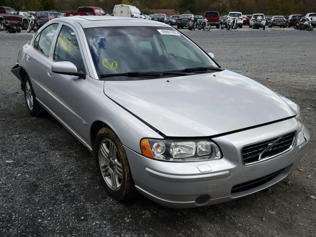 YV1RH592052477325 - 2005 VOLVO S60 2.5T SILVER photo 1