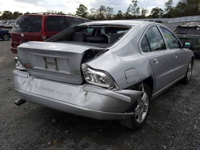 YV1RH592052477325 - 2005 VOLVO S60 2.5T SILVER photo 4