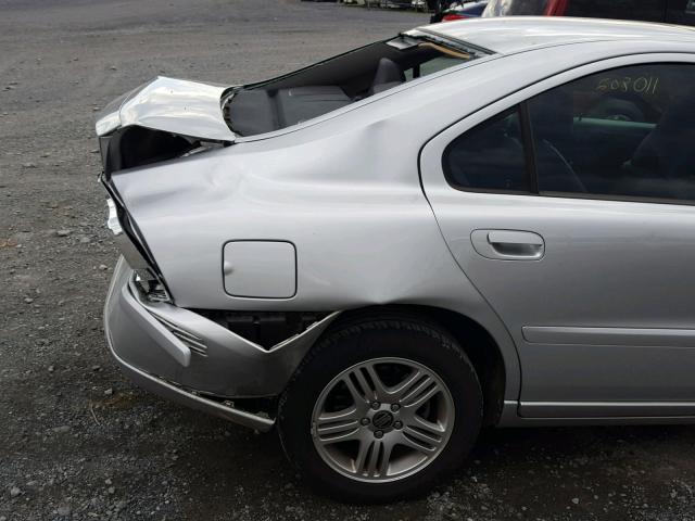 YV1RH592052477325 - 2005 VOLVO S60 2.5T SILVER photo 9