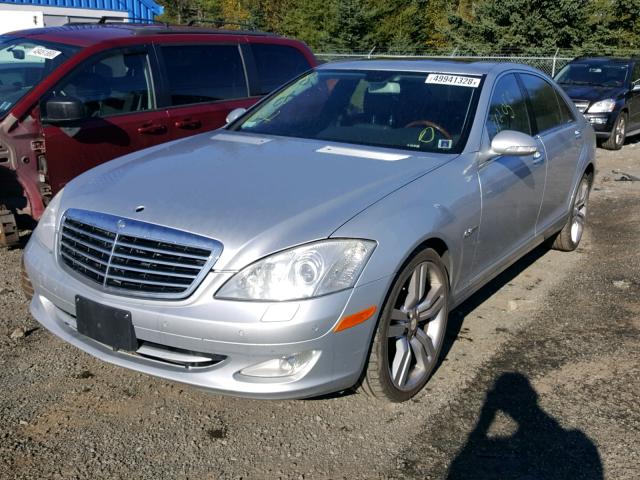 WDDNG71X77A115548 - 2007 MERCEDES-BENZ S 550 GRAY photo 2