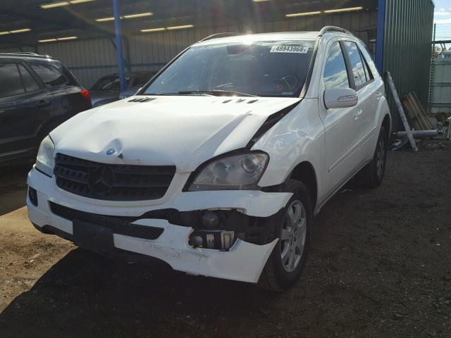 4JGBB86E26A085877 - 2006 MERCEDES-BENZ ML 350 WHITE photo 2