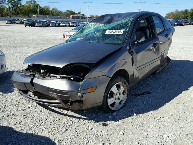 1FAHP34N67W190759 - 2007 FORD FOCUS ZX4 GRAY photo 2