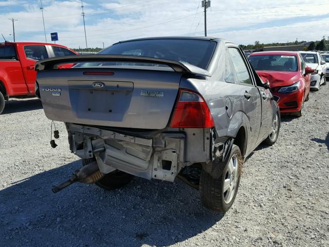 1FAHP34N67W190759 - 2007 FORD FOCUS ZX4 GRAY photo 4