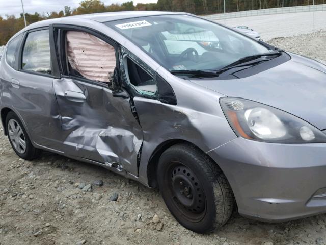 JHMGE8H23AS002804 - 2010 HONDA FIT GRAY photo 9