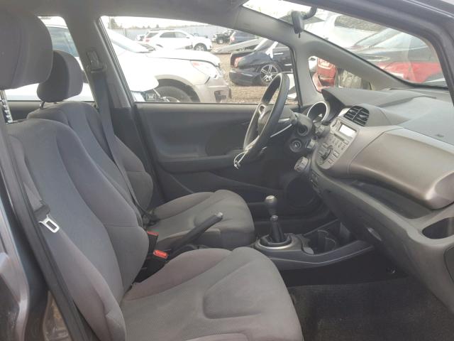 JHMGE8G37DC007951 - 2013 HONDA FIT GRAY photo 5