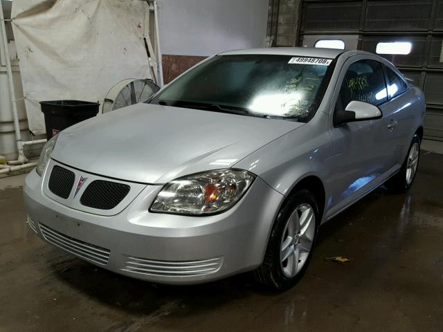 1G2AL18F687269010 - 2008 PONTIAC G5 SILVER photo 2