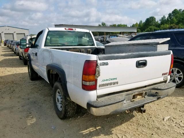 1GTHC24U83E186607 - 2003 GMC SIERRA C25 WHITE photo 3