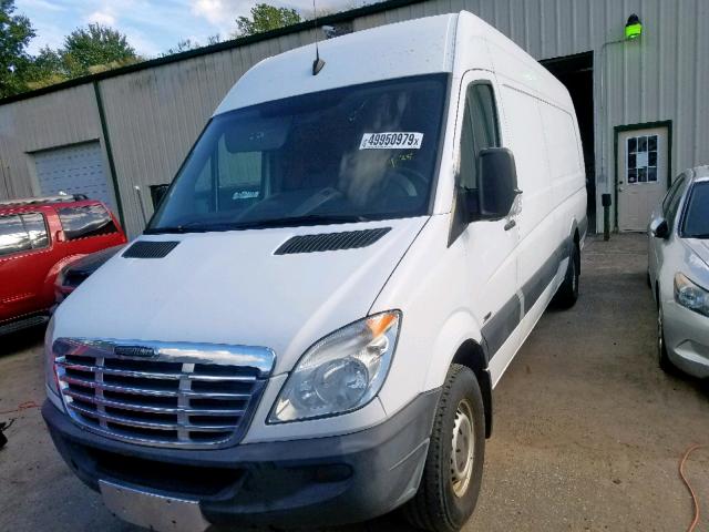 WDYPE8CC6B5517303 - 2011 FREIGHTLINER SPRINTER 2 WHITE photo 2