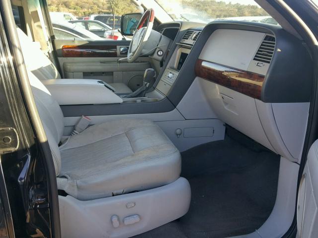 5LMFU27R84LJ31589 - 2004 LINCOLN NAVIGATOR 黑色 照片 5