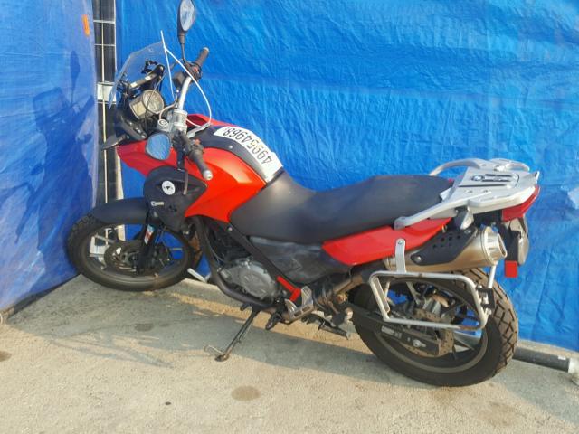 WB101890XBZY93644 - 2011 BMW G650 GS RED photo 3