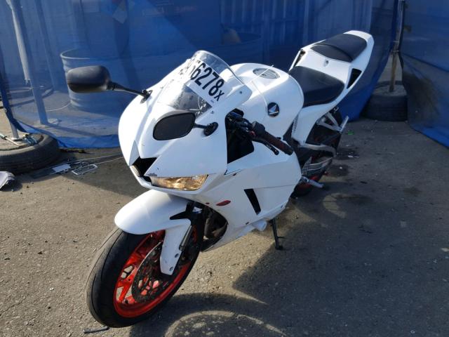 JH2PC4086FK800020 - 2015 HONDA CBR600 RA WHITE photo 2